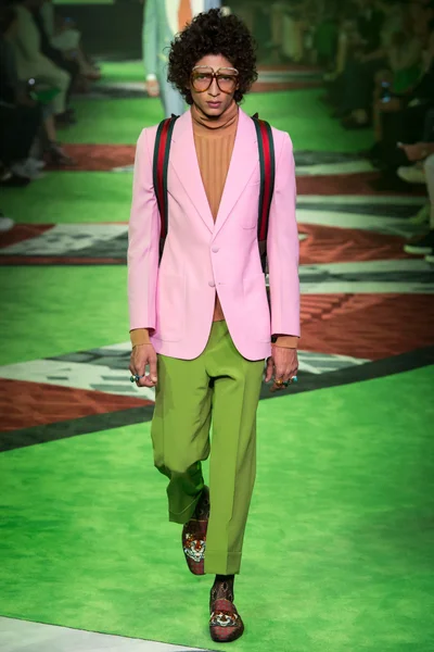Look 49